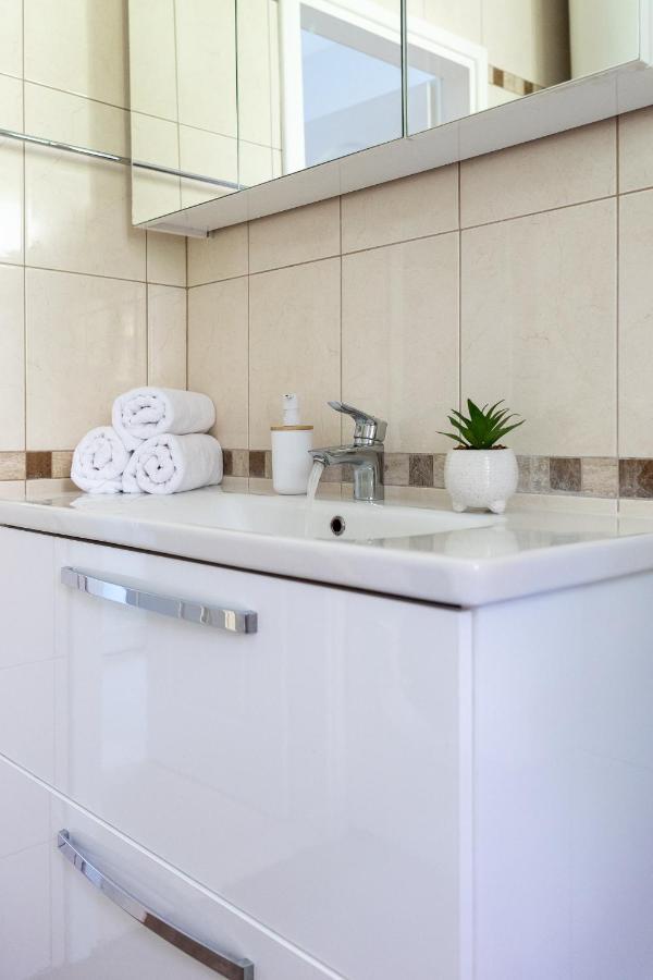 Sunspot Apartment - Beautiful View With Big Garden, Free Parking, Central 두브로브니크 외부 사진